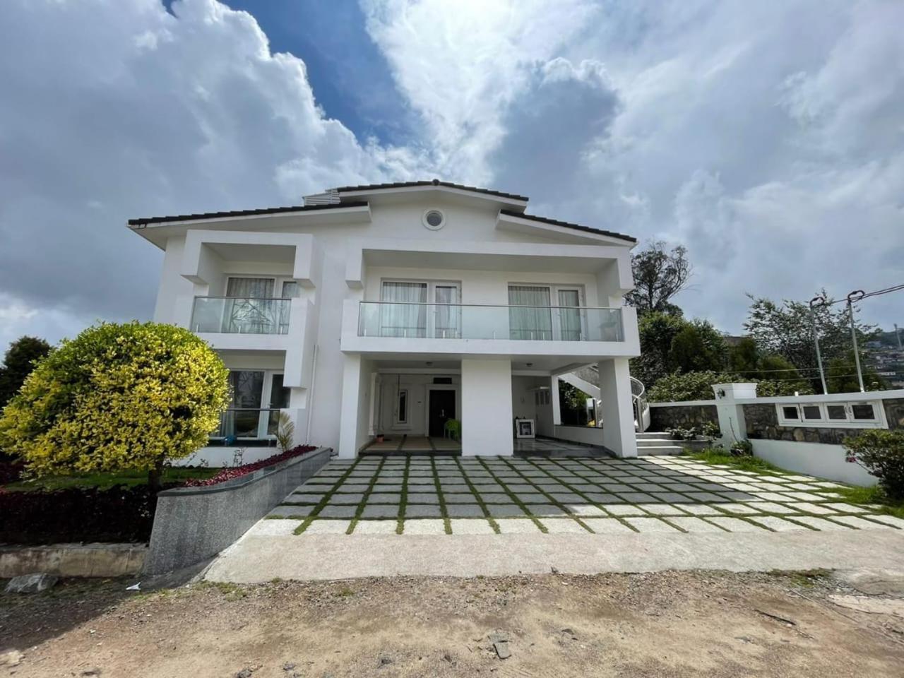 Cloud Nine Kodai, A Boutique *