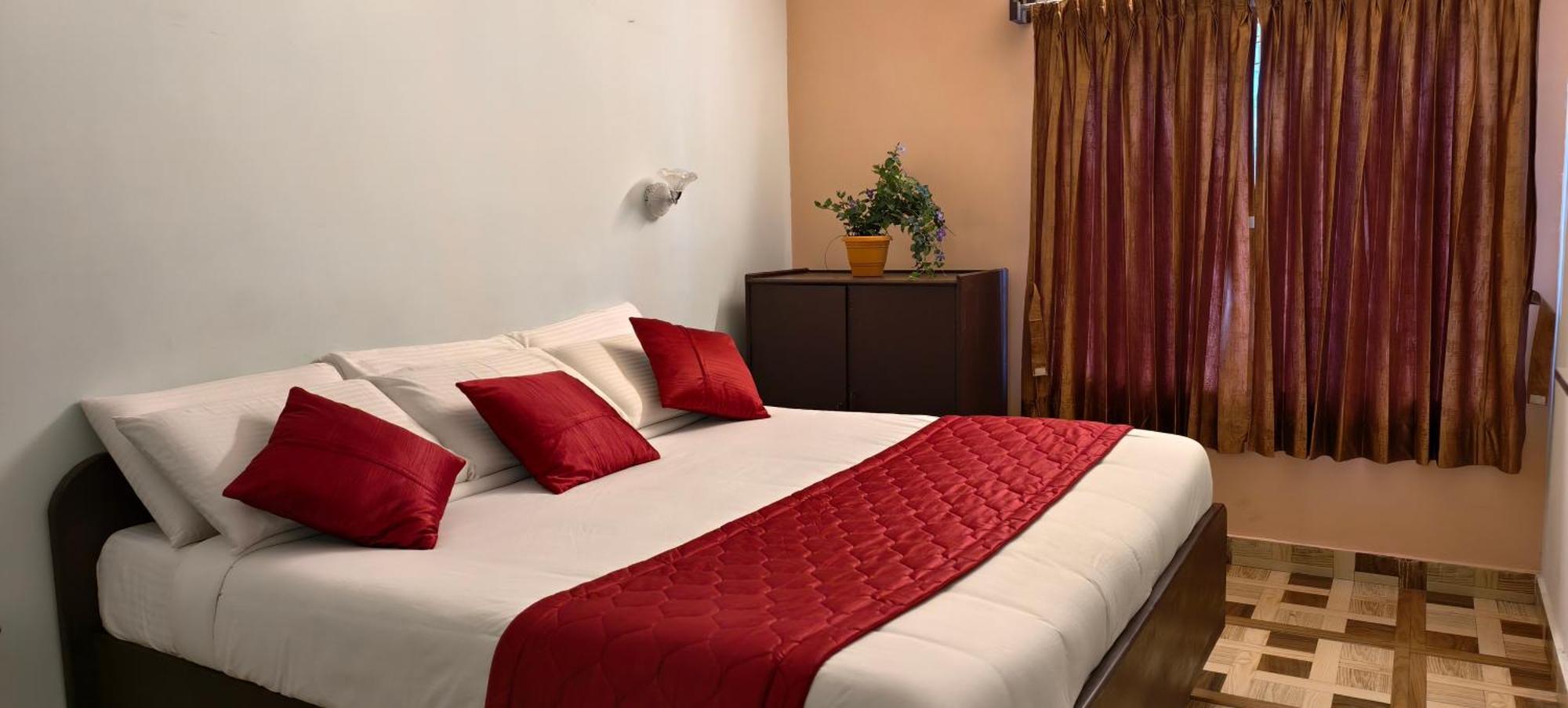 Ponmurugan Residency Hotel Kodaikanal