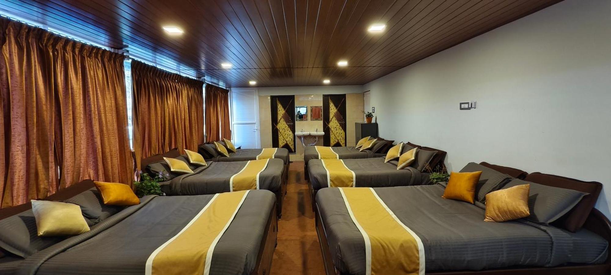 Ponmurugan Residency