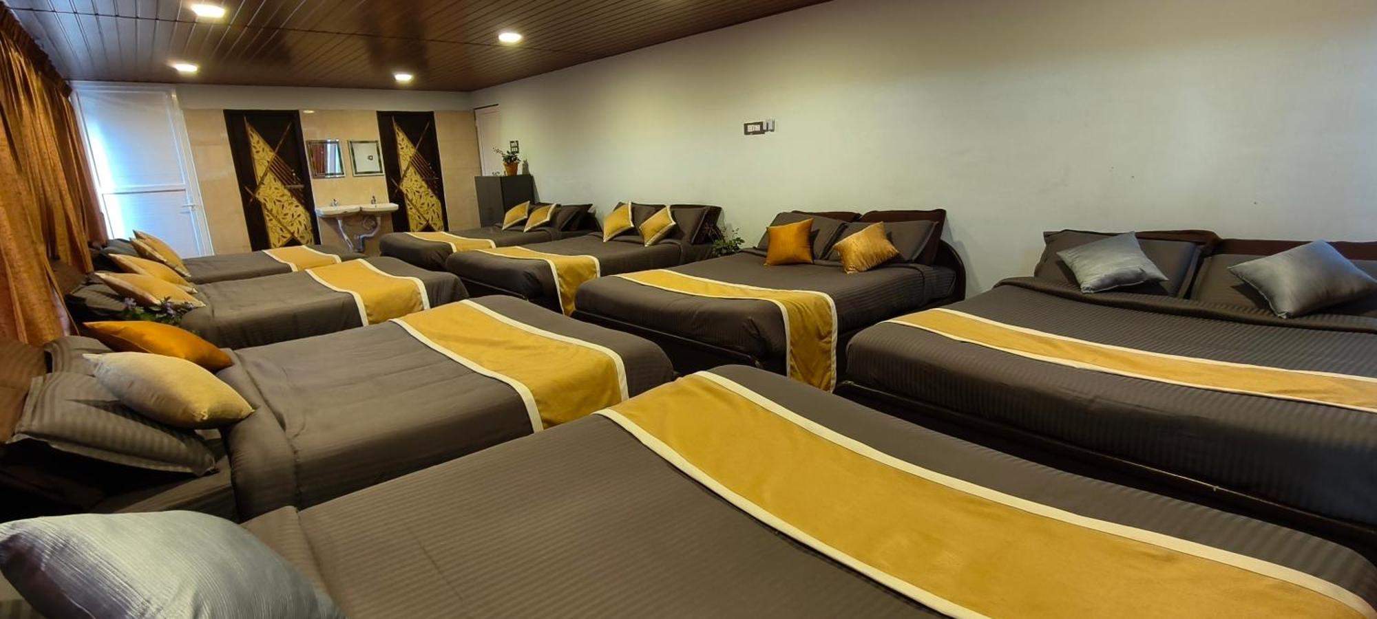 Ponmurugan Residency Hotel