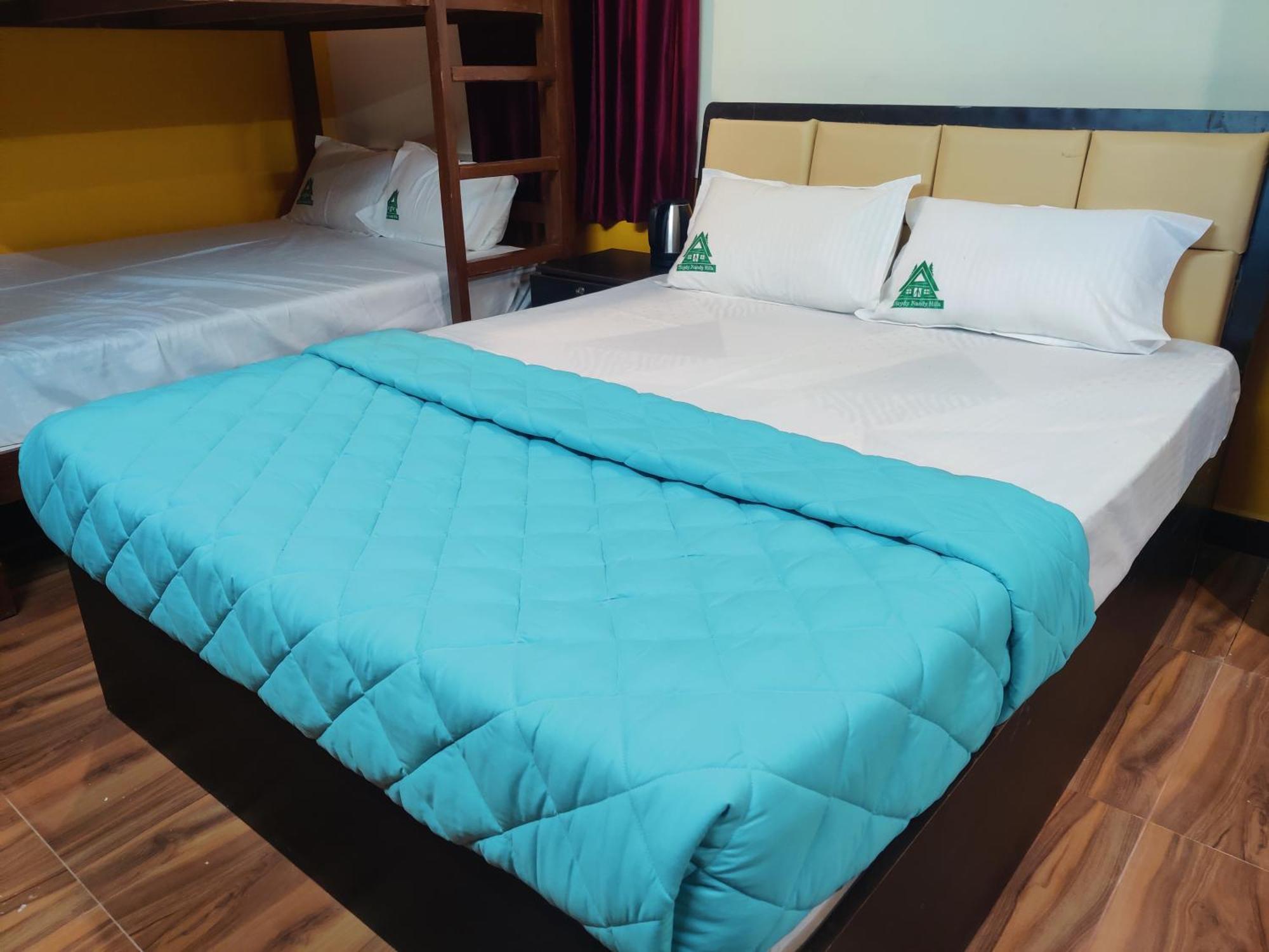 Cloudy Nandy Hills Poombarai Luxury tent *