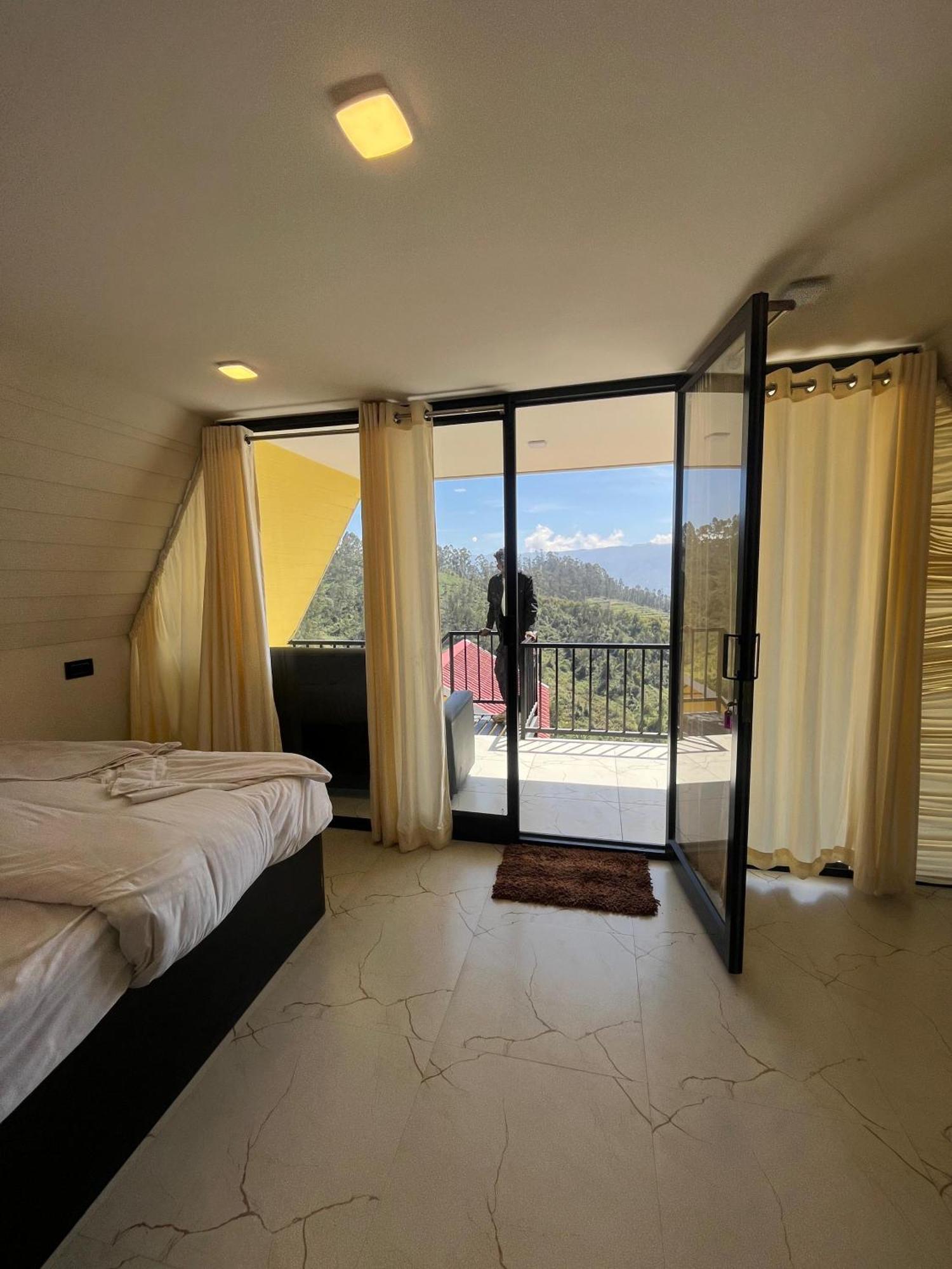 Luxury tent Cloudy Nandy Hills Poombarai