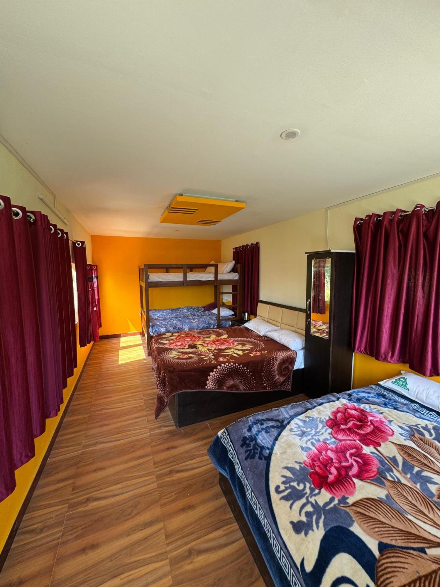 Luxury tent Cloudy Nandy Hills Poombarai *