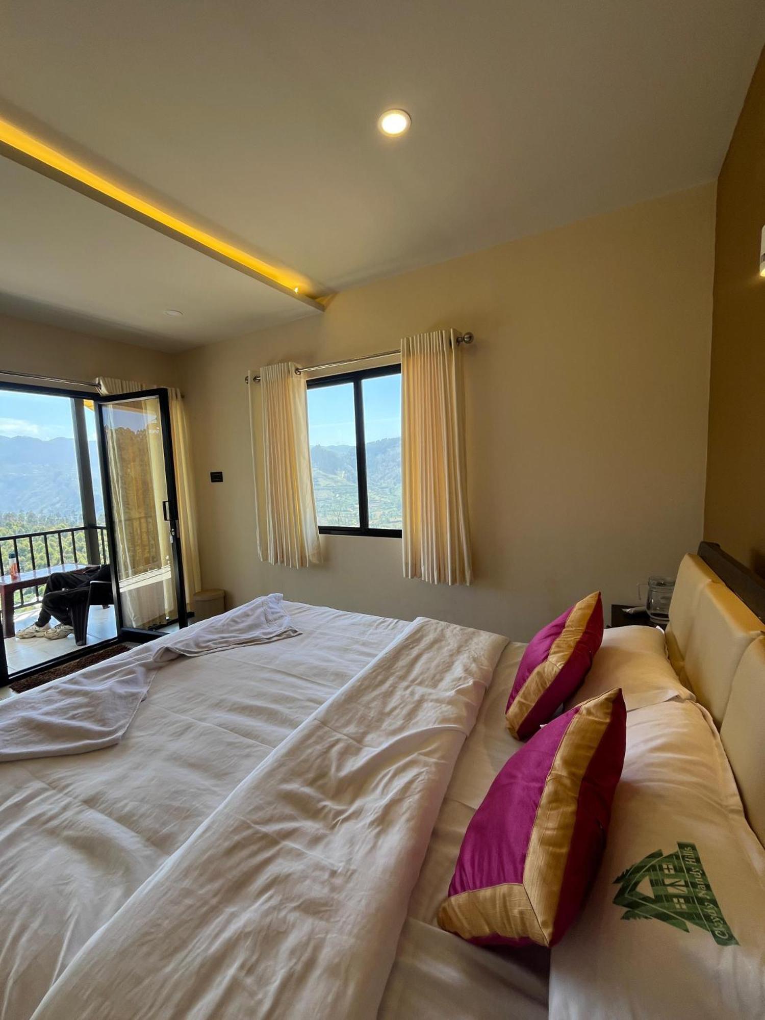 Cloudy Nandy Hills Poombarai Luxury tent