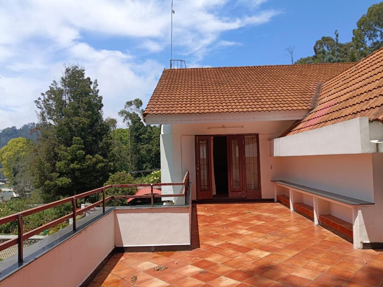 Sunrise On Hills 3* Kodaikanal