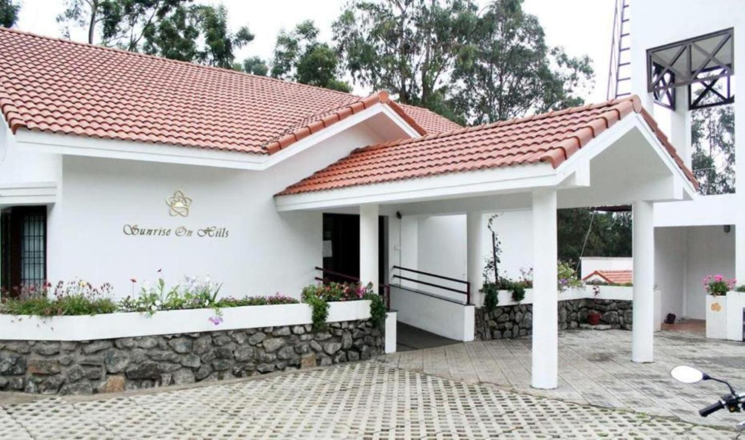 Sunrise On Hills 3* Kodaikanal