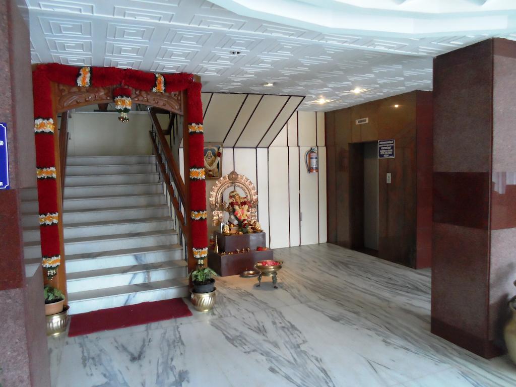 Hotel Sivapriya 3*