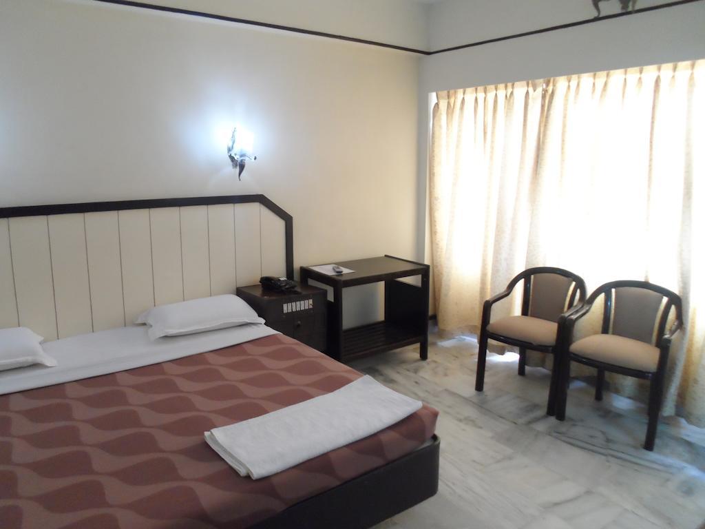 Sivapriya Hotel Kodaikanal