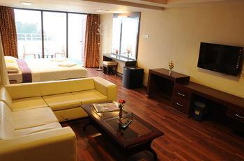 Hotel Fast Track 3*