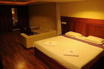 Fast Track Hotel
