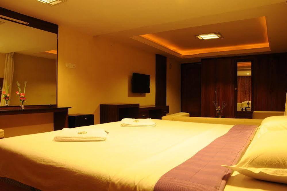 Hotel Fast Track 3*