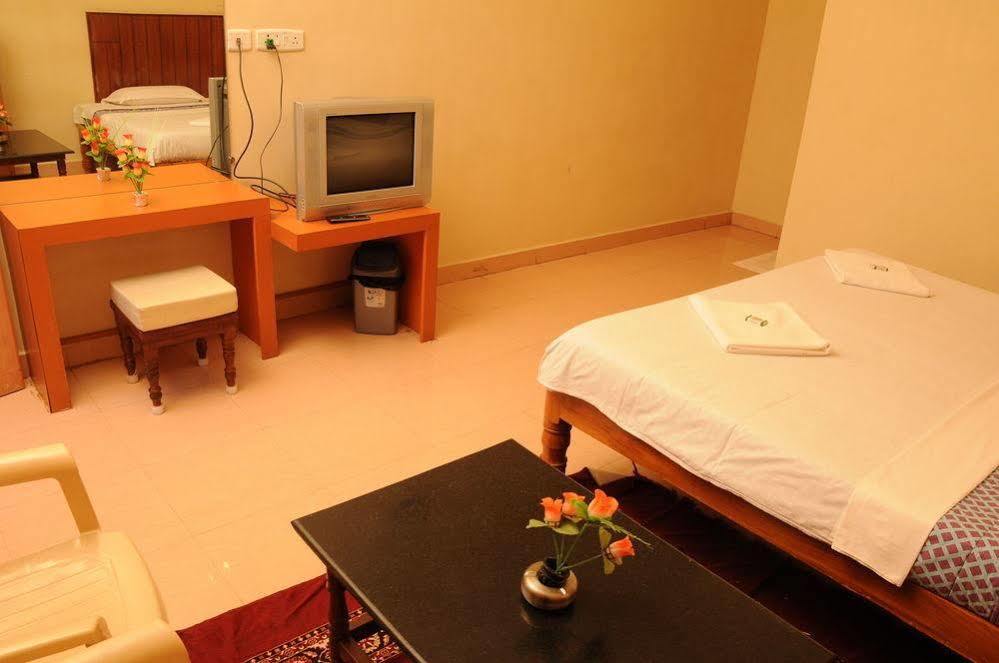 Hotel Fast Track 3*