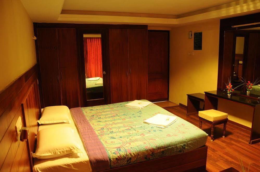 Fast Track Hotel 3*