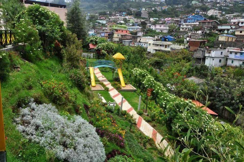 Oyo Rifle Range Road Hotel 3*