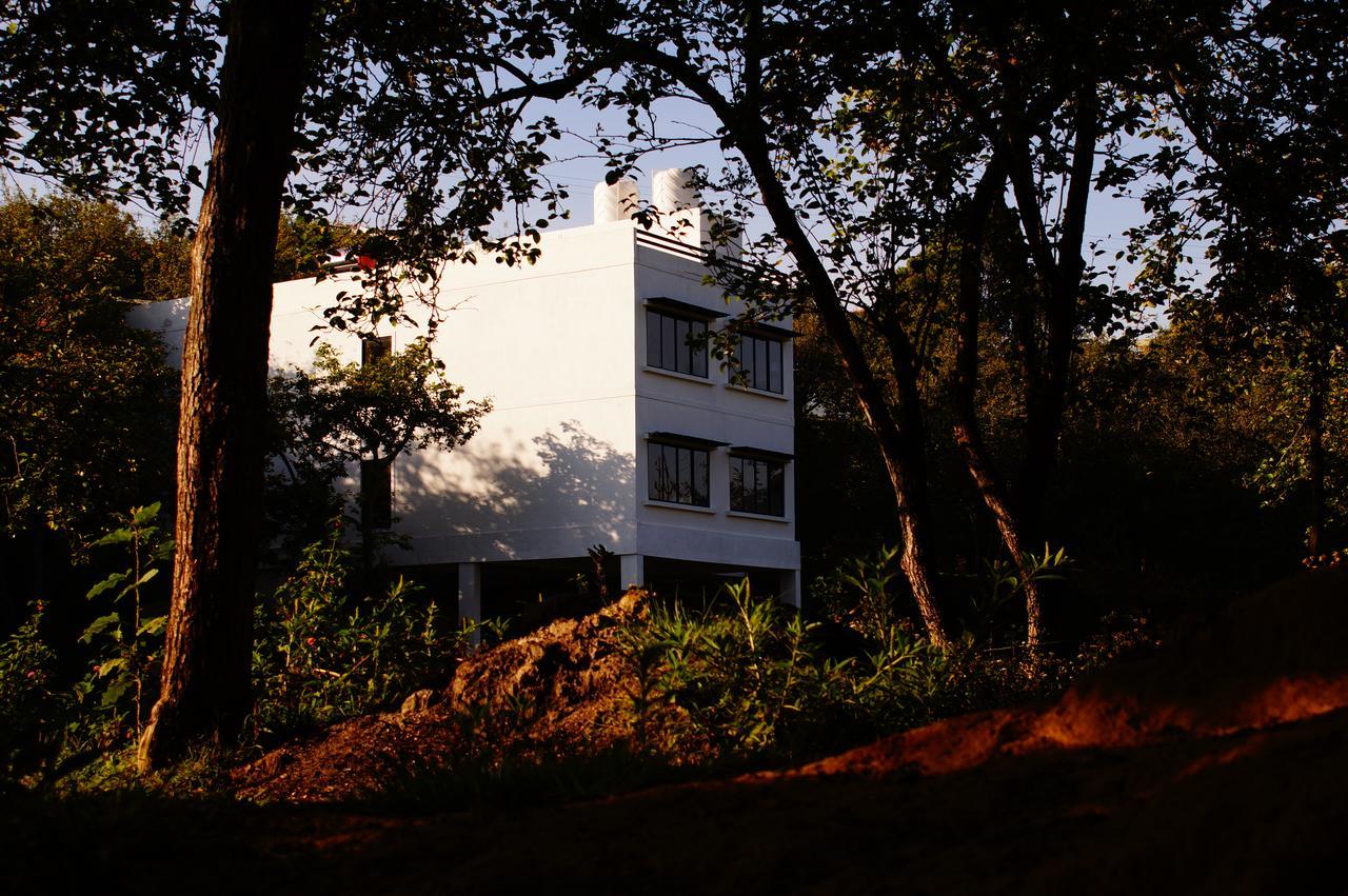 Pearwoods Hotel *