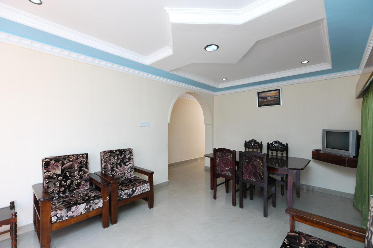 Hotel Oyo 13807 Gurupriya 3*